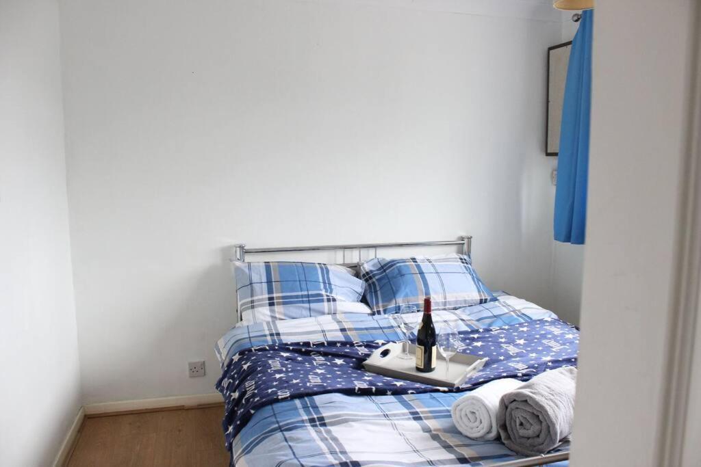Private & Comfortable 2 Bedroom Home Away From Home Stanwell Εξωτερικό φωτογραφία