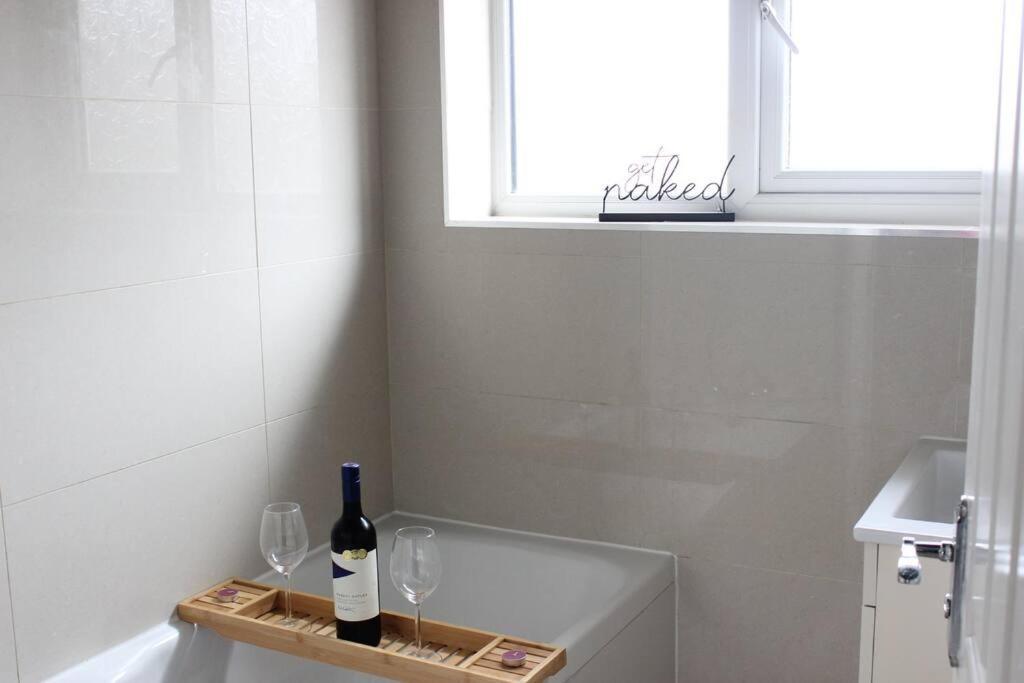 Private & Comfortable 2 Bedroom Home Away From Home Stanwell Εξωτερικό φωτογραφία